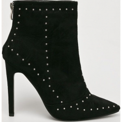 Answear - Botki Ideal shoes. Czarne botki ANSWEAR, bez wzorów, z materiału, bez obcasa, na obcasie, bez zapięcia. W wyprzedaży za 129.90 zł.