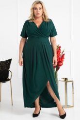 Elegancka sukienka długa z kopertowym dekoltem LIZBONA butelkowa zieleń. Zielone sukienki KARKO, na imprezę, plus size, bez wzorów, z dzianiny, eleganckie, bez kołnierzyka, plus size, bez ramiączek, maxi, dopasowane. Za 289.50 zł.