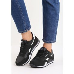 Czarne Buty Sportowe Senesik. Buty sportowe lifestyle marki NEWFEEL. Za 39.99 zł.