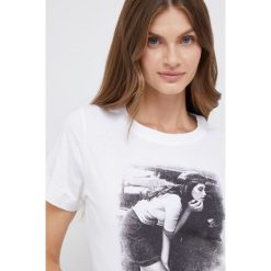 Pepe Jeans t-shirt bawełniany kolor biały. Białe t-shirty Pepe Jeans, l, bez wzorów, z bawełny, bez kołnierzyka, bez ramiączek. W wyprzedaży za 139.99 zł.
