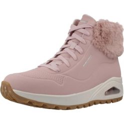 Buty do chodzenia damskie Skechers Uno Rugged. Czerwone buty trekkingowe Skechers, z gumy, za kostkę, bez zapięcia. Za 423.50 zł.