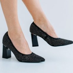 Czarne czółenka damskie na słupku Vinceza 62211. Czarne czółenka VINCEZA, na lato, bez wzorów, ze skóry, biznesowe, bez obcasa, na słupku, bez zapięcia. Za 179.00 zł.