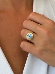 Les Favorites Pozłacany pierścionek z cyrkoniami rozmiar: 56. Żółte pierścionki Les Favorites, z cyrkonią, pozłacane. Za 117.99 zł.