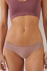Women'secret figi Gallon kolor różowy z koronki. Czerwone figi women'secret, bez wzorów, z koronki. W wyprzedaży za 44.99 zł.