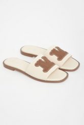 Klapki damskie skórzane Caucaso MAX MARA BEACHWEAR. Klapki Max Mara Beachwear, bez wzorów, bez obcasa, bez zapięcia. Za 979.00 zł.