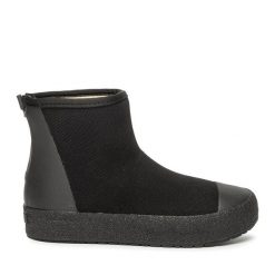 Botki Tretorn. Czarne botki Tretorn, bez wzorów, bez obcasa, na płaskiej podeszwie, bez zapięcia. Za 379.99 zł.