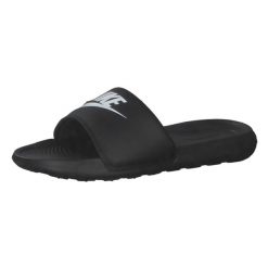 Klapki damskie Nike Victori One Slide. Czarne klapki Nike, bez wzorów, z materiału, bez obcasa, bez zapięcia. Za 251.00 zł.