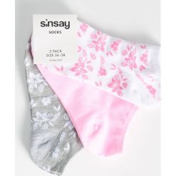 Wzorzyste skarpetki stopki - Różowy. Skarpetki marki Sinsay. Za 14.99 zł.