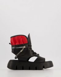 SANDAŁY NA PLATFORMIE 8972063 BLACK-RE. Czarne sandały Venezia, bez wzorów, ze skóry, bez obcasa, na platformie, bez zapięcia. Za 299.00 zł.