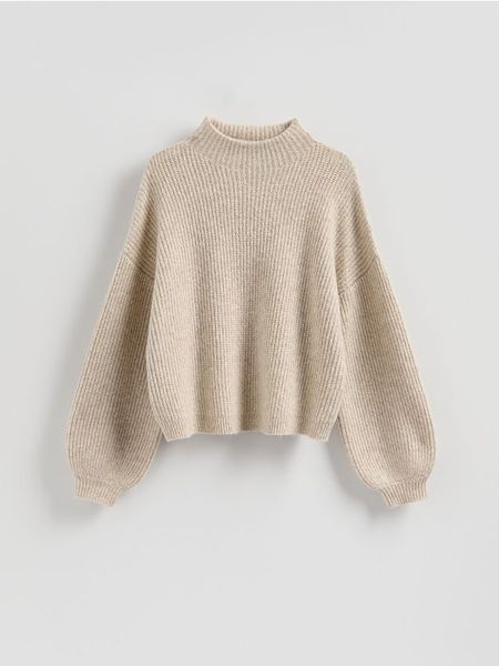 Sweter z bufiastymi rękawami - beżowy. Brązowe swetry Reserved, l, bez wzorów, z dzianiny, bez ramiączek. W wyprzedaży za 69.99 zł.