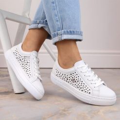 Czarne Buty Sportowe Sneakersy z Elastyczną Cholewką Turezia. Czarne buty sportowe lifestyle Renee, bez wzorów, z jeansu, eleganckie, bez zapięcia. W wyprzedaży za 71.99 zł.