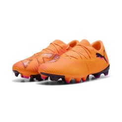 Buty piłkarskie unisex FUTURE 8 MATCH FG/AG niskie PUMA. Brązowe buty do biegania Puma, bez wzorów, bez zapięcia, do biegania. W wyprzedaży za 259.00 zł.