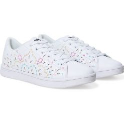 Desigual tenisówki damskie Tennis Canvas Embroider 39 białe. Białe trampki Desigual, bez wzorów, bez zapięcia. W wyprzedaży za 208.00 zł.