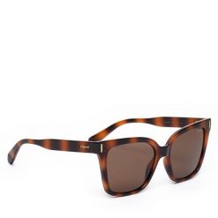 Okulary przeciwsłoneczne Polaroid. Brązowe okulary przeciwsłoneczne Polaroid, bez wzorów. Za 199.99 zł.