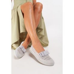 Szare Tenisówki Limorelia. Szare trampki Renee, w ażurowe wzory, przed kostkę, bez zapięcia. W wyprzedaży za 25.99 zł.