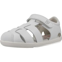 Sandały GARVALIN 252326G Biały. Białe sandały GARVALIN, bez wzorów, ze skóry, sportowe, bez obcasa, bez zapięcia. Za 193.99 zł.