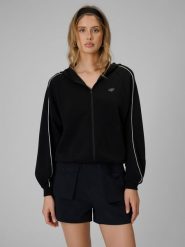 4F Bluza dresowa regular z kapturem damska - czarna L. Czarne bluzy z kapturem 4f, l, bez wzorów, z dresówki, z kapturem. Za 179.99 zł.