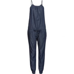 Luźniejszy kombinezon dżinsowy bonprix ciemny denim. Kombinezony marki TRIBORD. Za 69.99 zł.