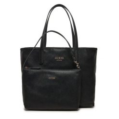Torebka Guess. Czarne shopper bag Guess, z aplikacjami, klasyczne, bez dodatków. Za 634.99 zł.