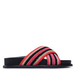 Klapki Inuovo. Czarne klapki Inuovo, bez wzorów, bez obcasa, bez zapięcia. Za 299.99 zł.
