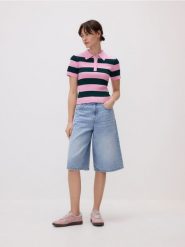 Bluzka z kołnierzem polo - wielobarwny. Bluzki Reserved, l, bez wzorów, z dzianiny, bez kołnierzyka, bez ramiączek. W wyprzedaży za 49.99 zł.
