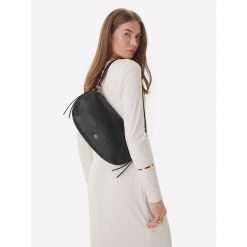 Torebka HUGO. Czarne torebki klasyczne Hugo, bez wzorów, klasyczne, bez dodatków. Za 418.99 zł.