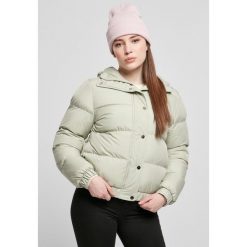 Kurtka damska Urban Classics hooded puffer. Zielone kurtki Urban Classics, na zimę, bez wzorów, z puchu, bez kaptura. Za 298.00 zł.
