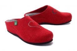 DR. BRINKMANN 330008-04 rot, kapcie damskie. Czerwone kapcie Dr. Brinkmann, bez wzorów. Za 249.90 zł.