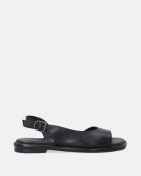 KLASYCZNE CZARNE SANDAŁY DAMSKIE 9843 700 BLACK. Czarne sandały Venezia, bez wzorów, ze skóry, klasyczne, bez obcasa, bez zapięcia. Za 299.00 zł.