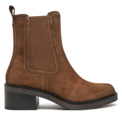 Sztyblety Tamaris. Brązowe botki Tamaris, bez wzorów, bez obcasa, na słupku, bez zapięcia. Za 239.99 zł.