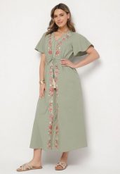 Zielona Bawełniana Sukienka Boho o Rozkloszowanym Kroju z Haftem i Frędzlami Modixa. Zielone sukienki Born2be, na co dzień, l, z aplikacjami, z bawełny, boho, bez kołnierzyka, bez ramiączek, maxi, rozkloszowane. W wyprzedaży za 110.49 zł.