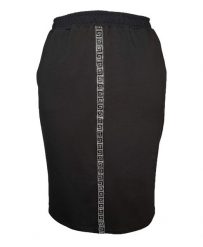 Czarna dresowa spódnica Bea na gumce OSTATNIE SZTUKI PLUS SIZE XXL. Czarne spódnice Moda Size Plus Iwanek, l, z aplikacjami, z bawełny, eleganckie, midi. W wyprzedaży za 49.90 zł.
