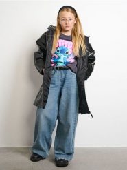 Płaszcz przeciwdeszczowy z kapturem z błyszczącymi drobinkami - czarny. Czarne płaszcze Sinsay, l, bez wzorów, z kapturem. Za 69.99 zł.