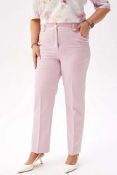 Eleganckie spodnie Eleonora w kolorze pudrowego różu PLUS SIZE XXL. Czerwone spodnie materiałowe Moda Size Plus Iwanek, bez wzorów, z elastanu, biznesowe, krótkie. Za 209.90 zł.