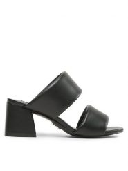 Steve Madden Klapki Delani SM11002402-001 Czarny. Czarne klapki Steve Madden, bez wzorów, ze skóry, bez obcasa, bez zapięcia. Za 269.99 zł.