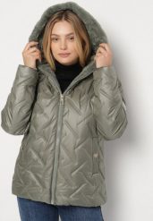 Zielona Pikowana Kurtka o Prostym Kroju z Kapturem Avilerie. Zielone kurtki Born2be, plus size, bez wzorów, z jeansu, eleganckie, z kapturem. Za 169.99 zł.