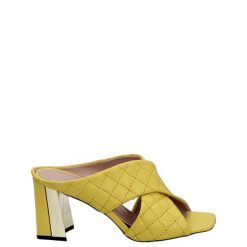ŻÓŁTE KLAPKI PIKOWANE 459 363 YELLOW. Żółte klapki Venezia, bez wzorów, ze skóry, bez obcasa, bez zapięcia. Za 209.00 zł.