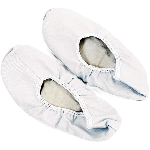 Buty do gimnastyki Aktivsport. Białe buty treningowe AKTIVSPORT, bez wzorów, bez zapięcia, na jogę i pilates. Za 27.63 zł.