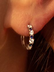 OR ÉCLAT Złote kolczyki-kreole "Créoles Océan" z cyrkoniami rozmiar: onesize. Szare kolczyki Or Éclat, z cyrkonią, złote. Za 739.99 zł.