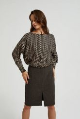 Wzorzysty sweter z długimi rękawami czarny. Czarne swetry MOODO, l, bez wzorów, z elastanu, bez ramiączek. W wyprzedaży za 49.99 zł.