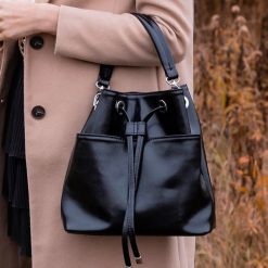 Torebka skórzana worek DAN-A T427 czarna. Czarne torebki klasyczne DAN-A, bez wzorów, ze skóry, bez dodatków. Za 269.99 zł.