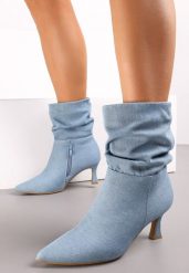Jasnoniebieskie Botki z Jeansowego Materiału na Niskiej Szpilce Zapinane na Suwak z Marszczoną Cholewką Atzia. Niebieskie botki Renee, bez wzorów, z jeansu, ze szpiczastym noskiem, bez obcasa, na obcasie, bez zapięcia. W wyprzedaży za 76.99 zł.