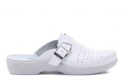 INBLU AE-01 001 biały, klapki damskie. Białe klapki Inblu, w ażurowe wzory, bez obcasa, bez zapięcia. Za 77.99 zł.