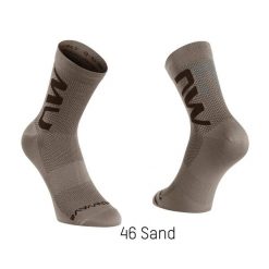 Skarpety rowerowe NORTHWAVE Extreme Air Mid Sock. Żółte skarpetki Northwave, bez wzorów, z dzianiny. Za 120.00 zł.