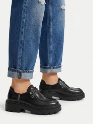 Guess Jeans Półbuty CEO-HY5389S-9 Czarny. Czarne półbuty wsuwane Guess Jeans, z aplikacjami, z jeansu, bez obcasa, na płaskiej podeszwie. Za 249.99 zł.