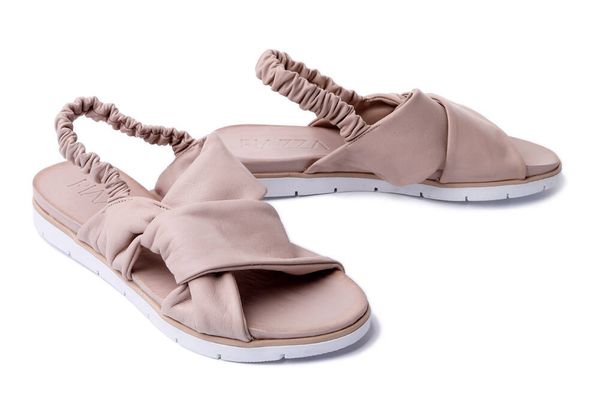 PIAZZA 910222-08 beige, sandały damskie. Brązowe sandały Piazza, bez wzorów, ze skóry, bez obcasa, bez zapięcia. Za 254.92 zł.