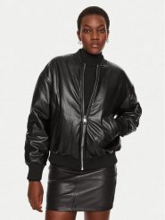 Silvian Heach Kurtka z imitacji skóry Tady GPA24018GB Czarny Regular Fit. Czarne kurtki Silvian Heach, bez wzorów, ze skóry, bez kaptura. Za 459.99 zł.
