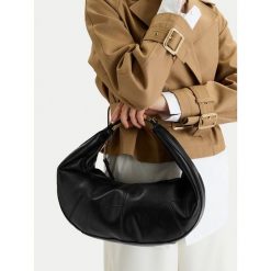 Torebka GINO ROSSI. Czarne torebki klasyczne Gino Rossi, bez wzorów, klasyczne, bez dodatków. Za 249.99 zł.