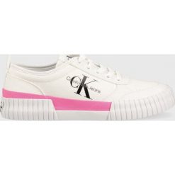 Calvin Klein Jeans tenisówki Skater Vulcanized Laceup Low damskie kolor biały. Białe trampki Calvin Klein Jeans, bez wzorów, z gumy, bez zapięcia. W wyprzedaży za 285.99 zł.