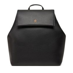 Plecak Tommy Hilfiger. Czarne plecaki Tommy Hilfiger, bez wzorów, bez dodatków. Za 359.99 zł.
